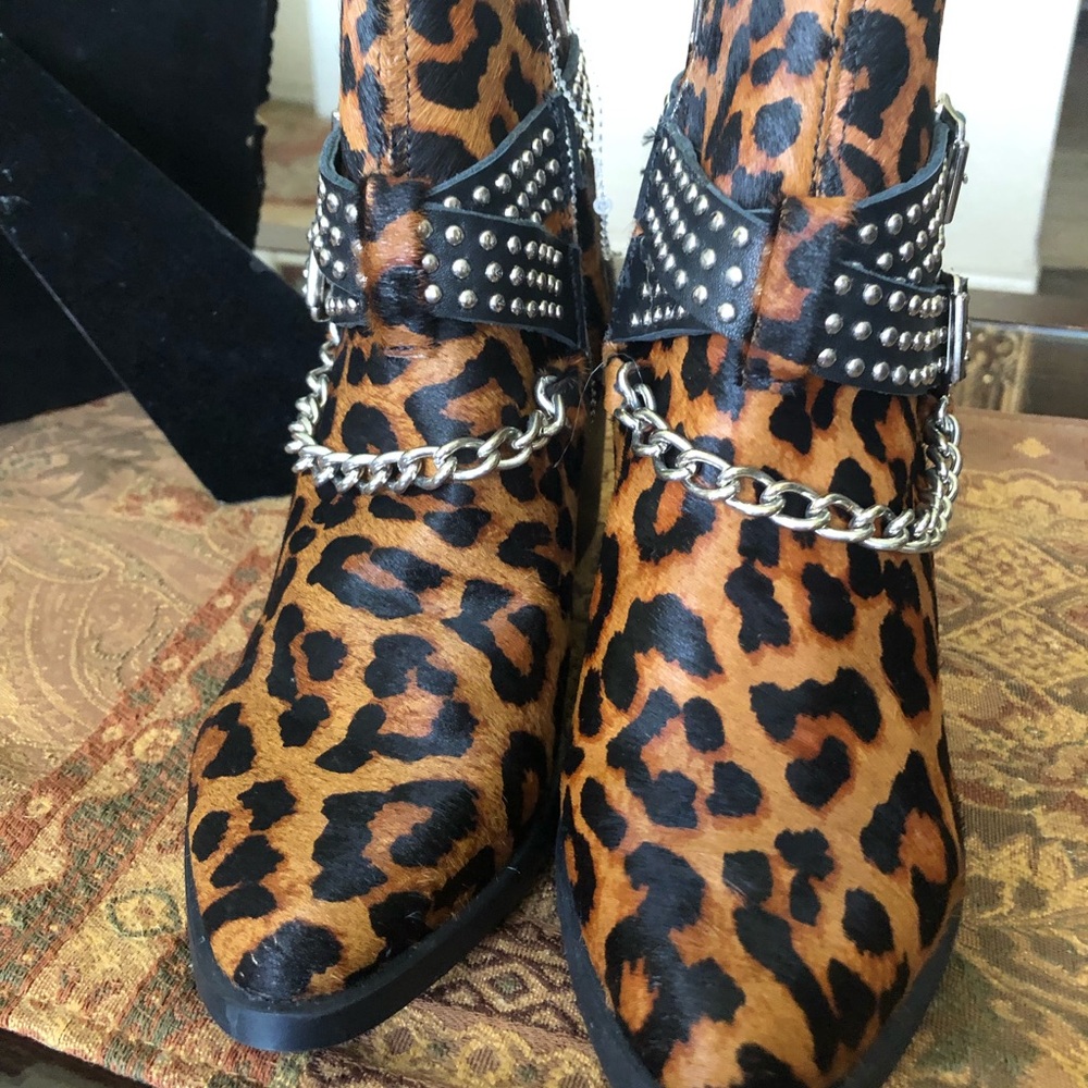 Steve Madden booties , new . Size 5.5